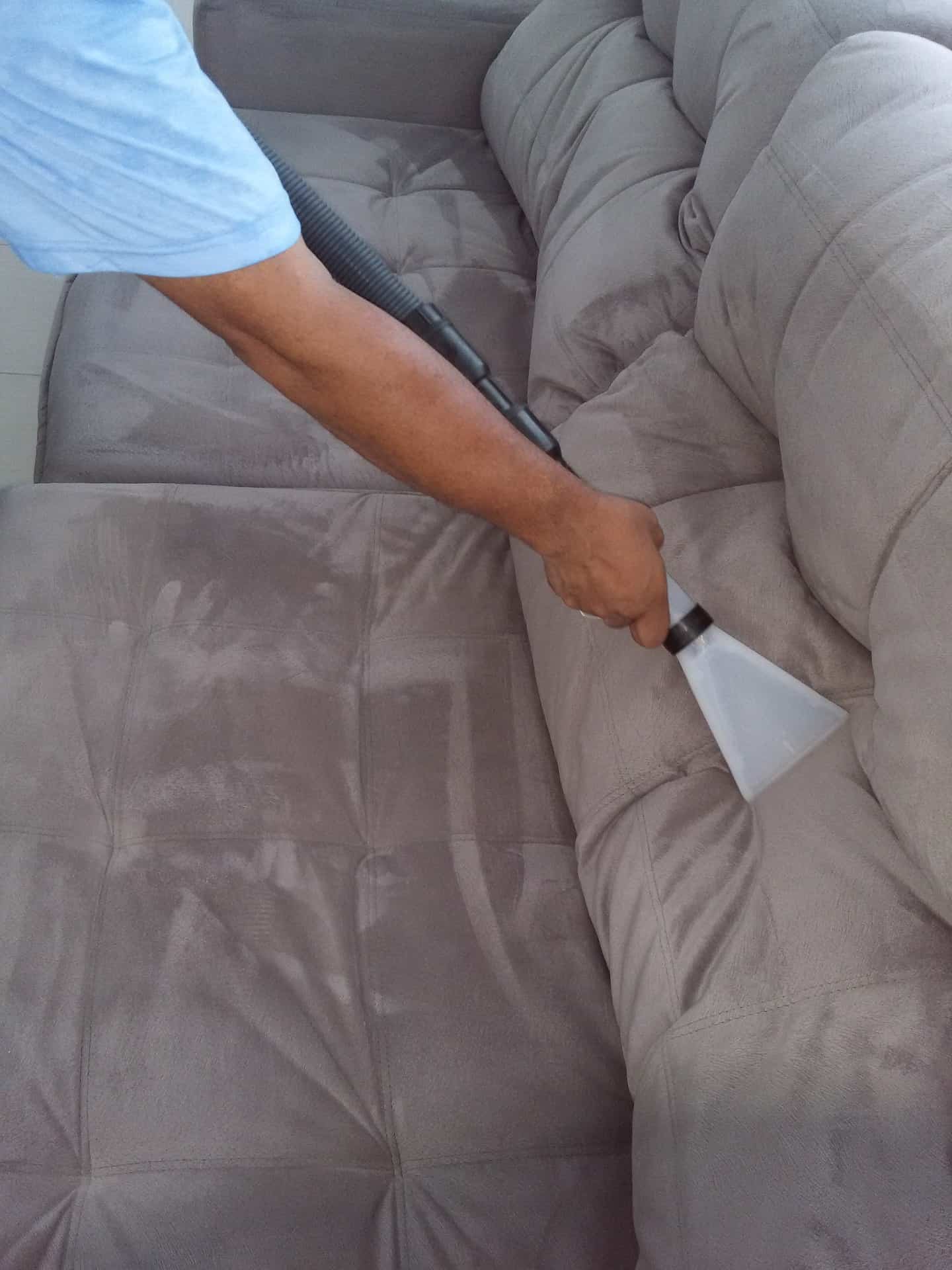 ▷ Pasos para limpiar un sofá en seco